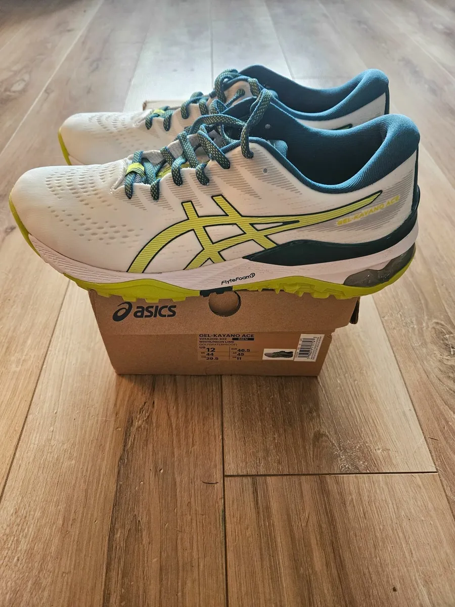 Golf Shoes - Image 1