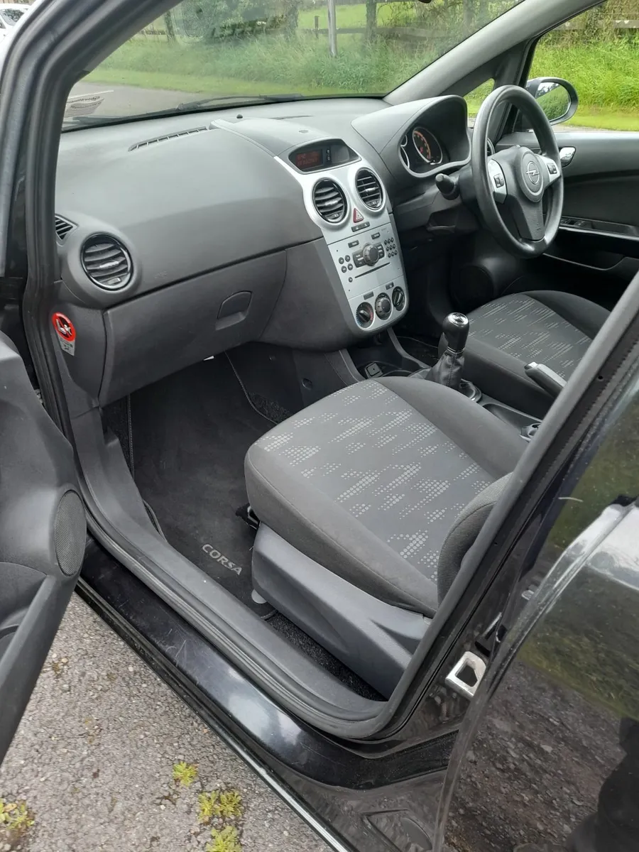 Opel Corsa 2012 - Image 2