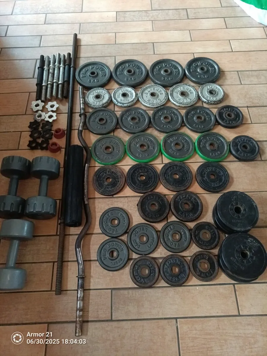 Workout Bench + weight plates n more 92.5kg - Image 1