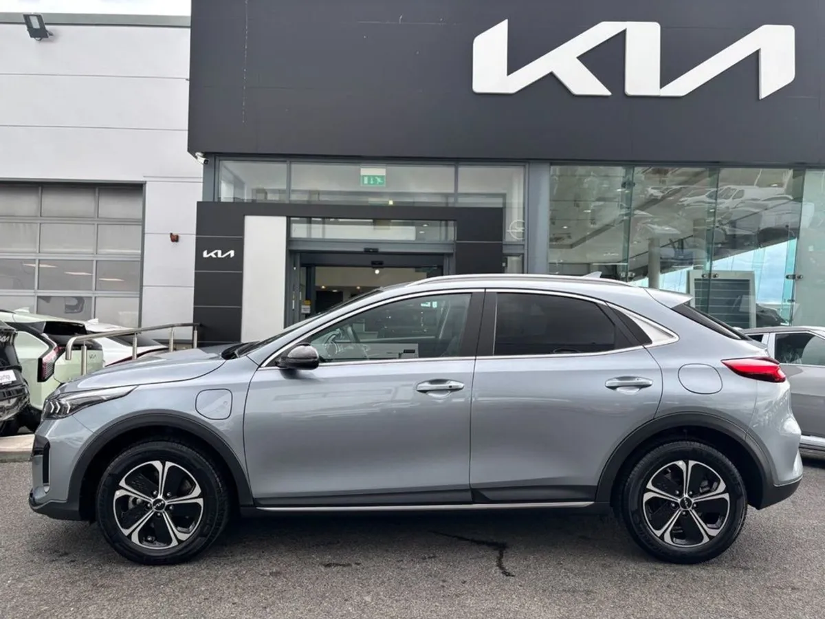 Kia Xceed 1.6 Plug in Hybrid - Image 3