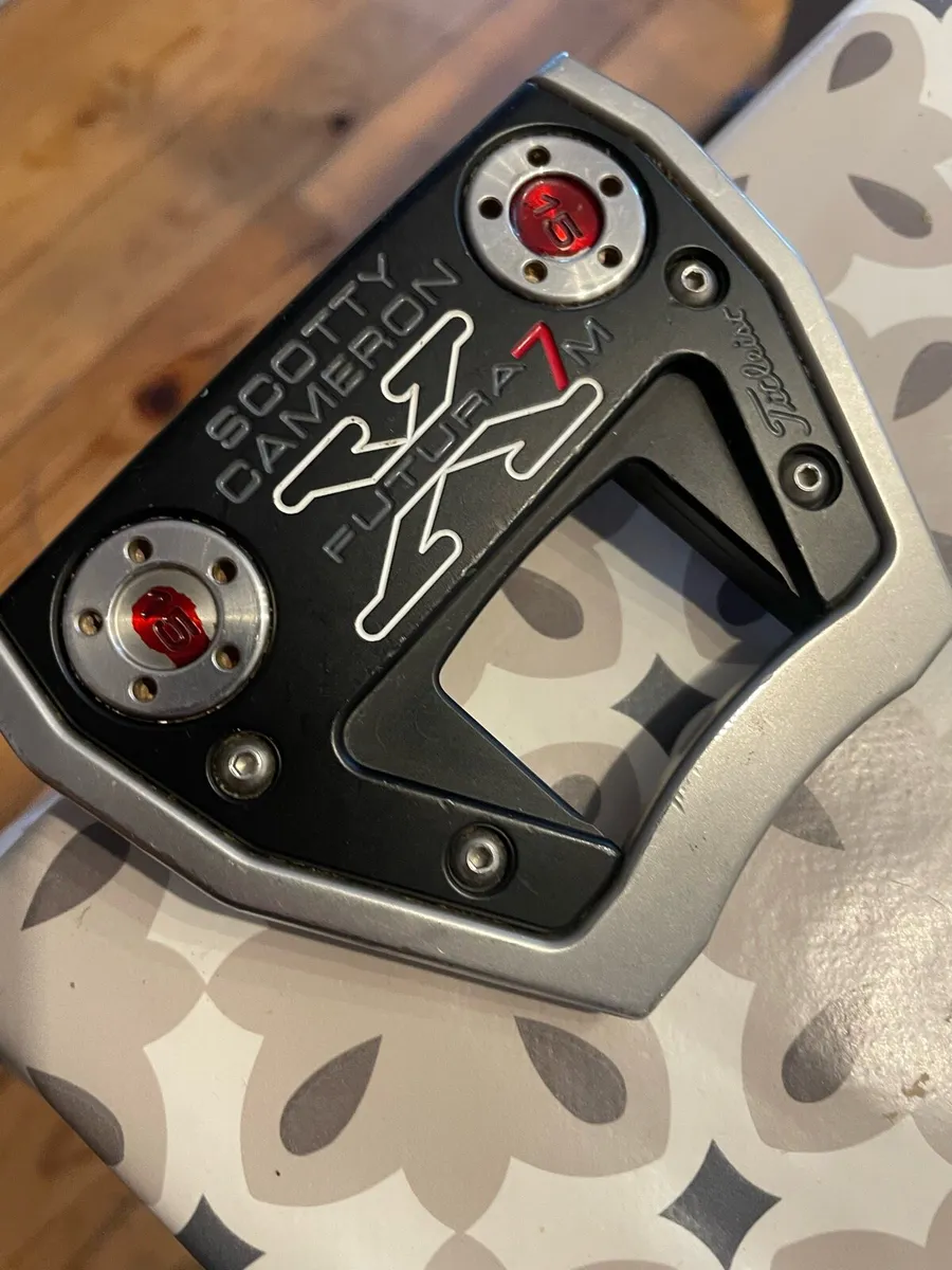 Scotty Cameron Futura X7M putter 34 inch - Image 2