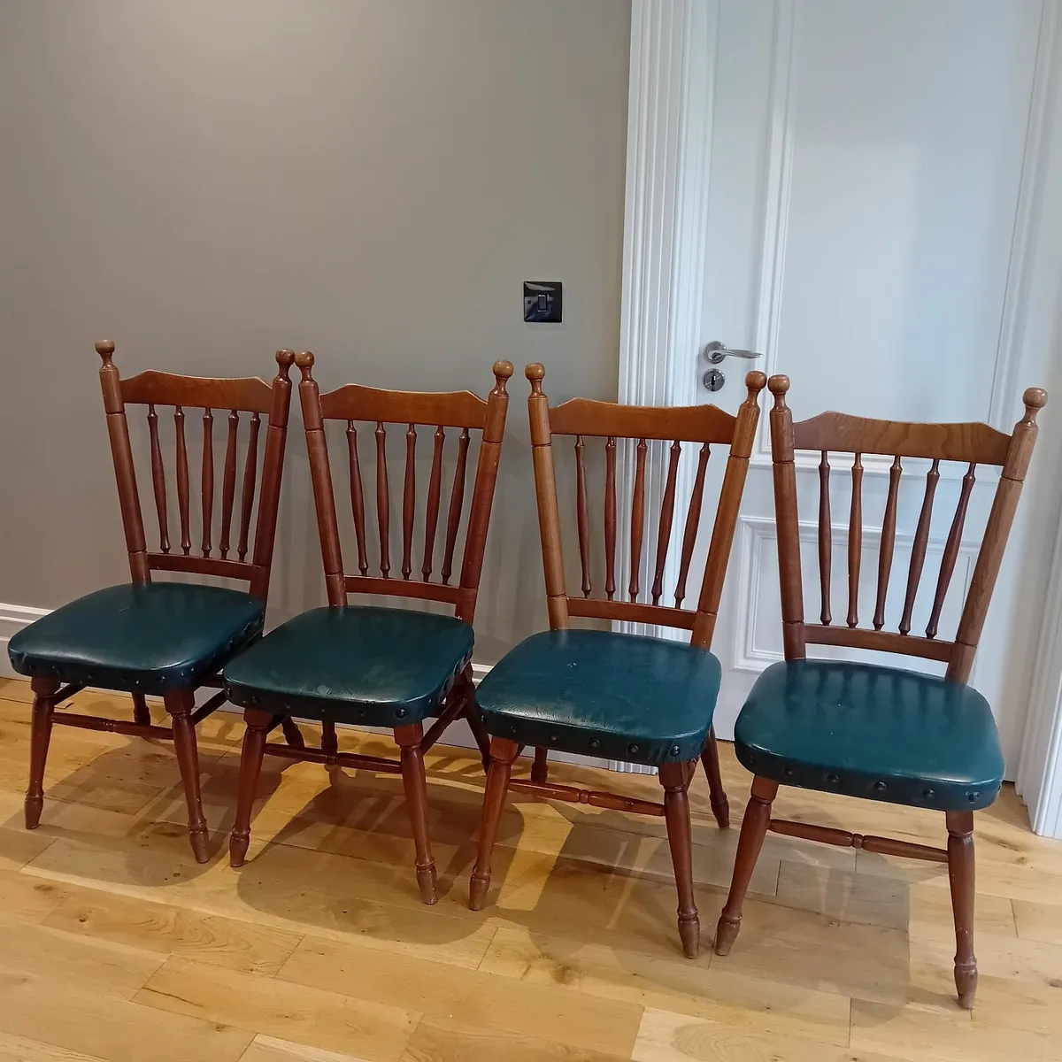 4 kitchen chairs