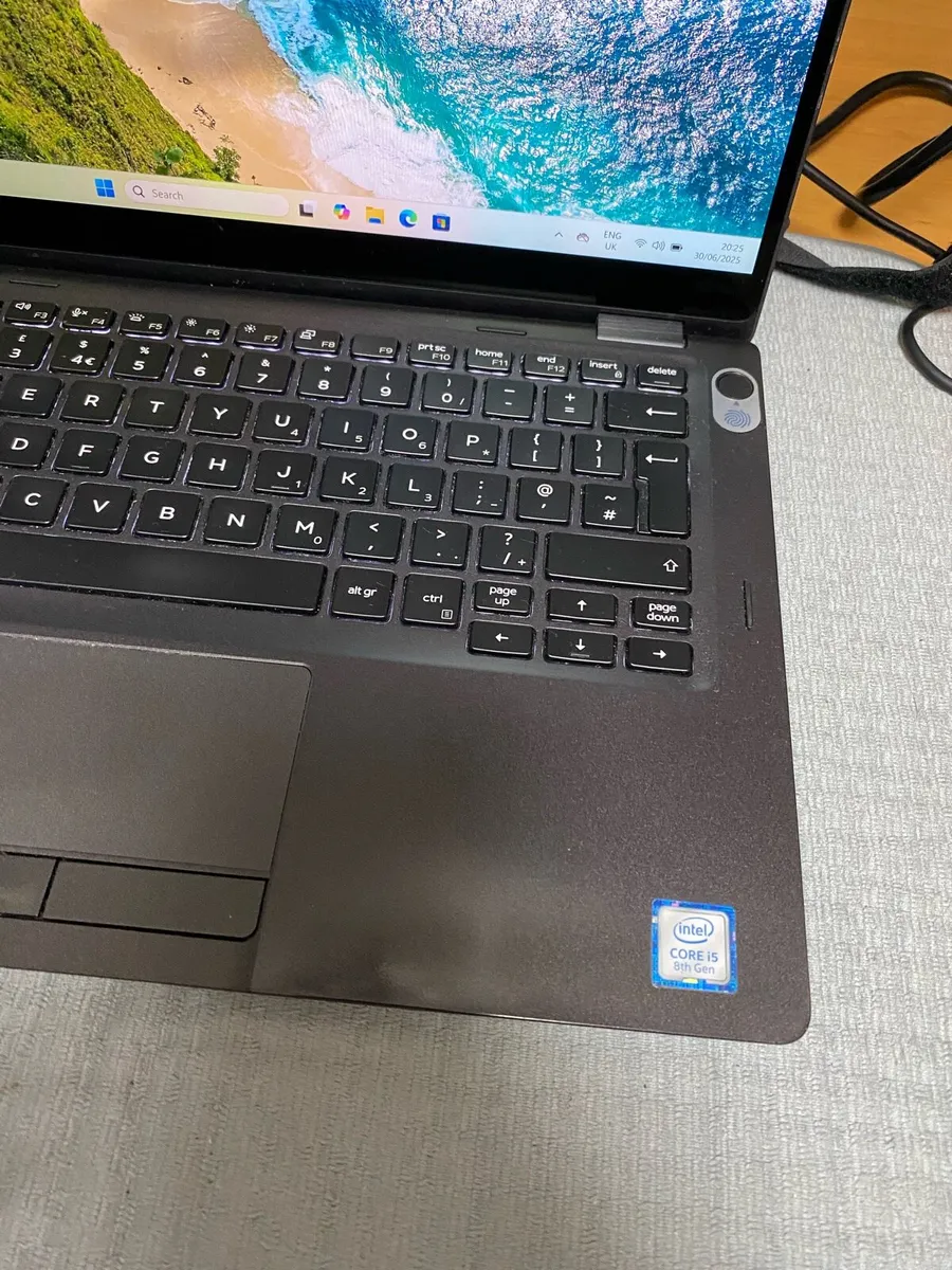 Dell 2n1 Touchscreen i5 8-256 win 11 pro - Image 2