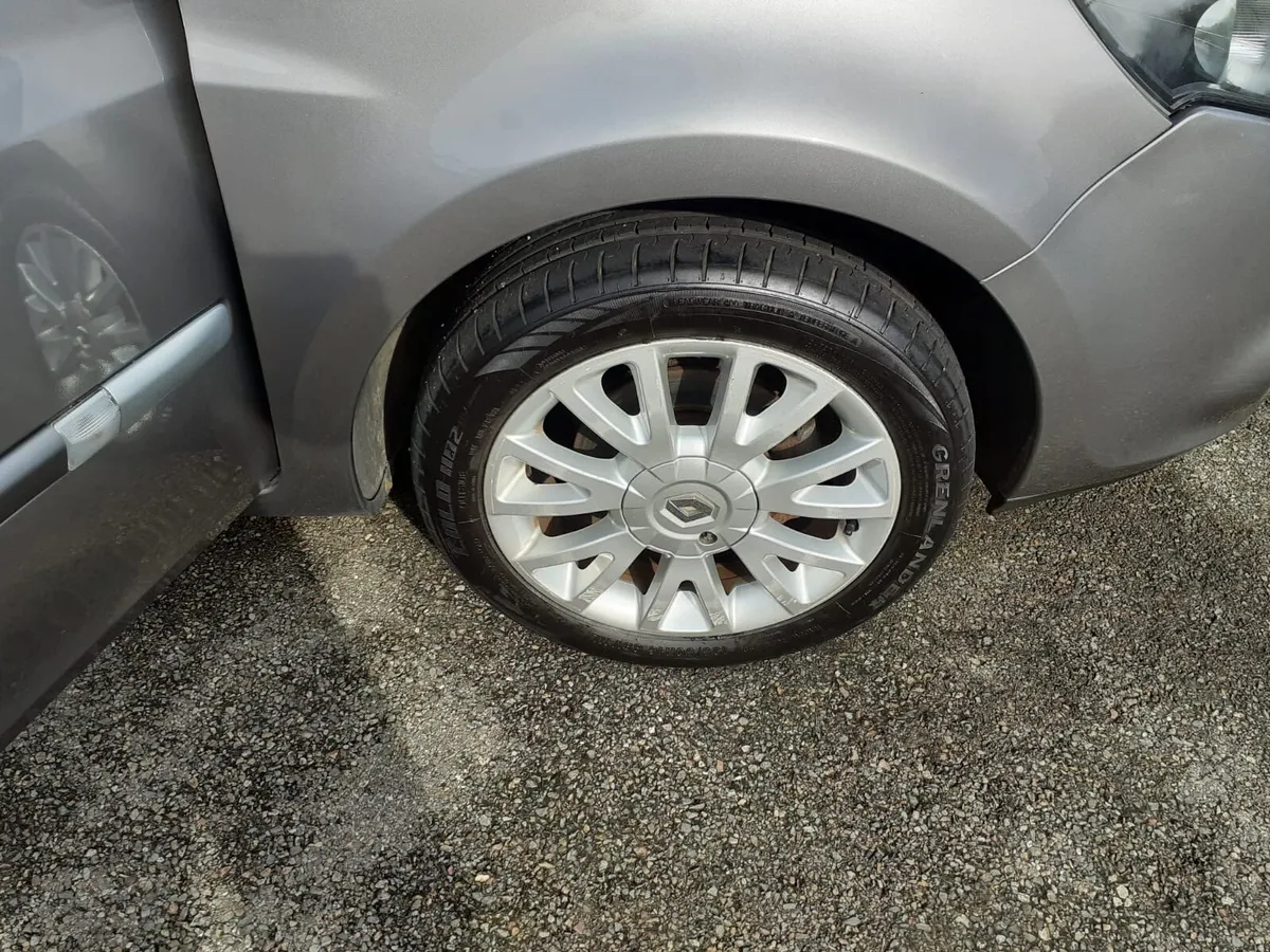 Renault Clio Tom Tom Edition - Image 4