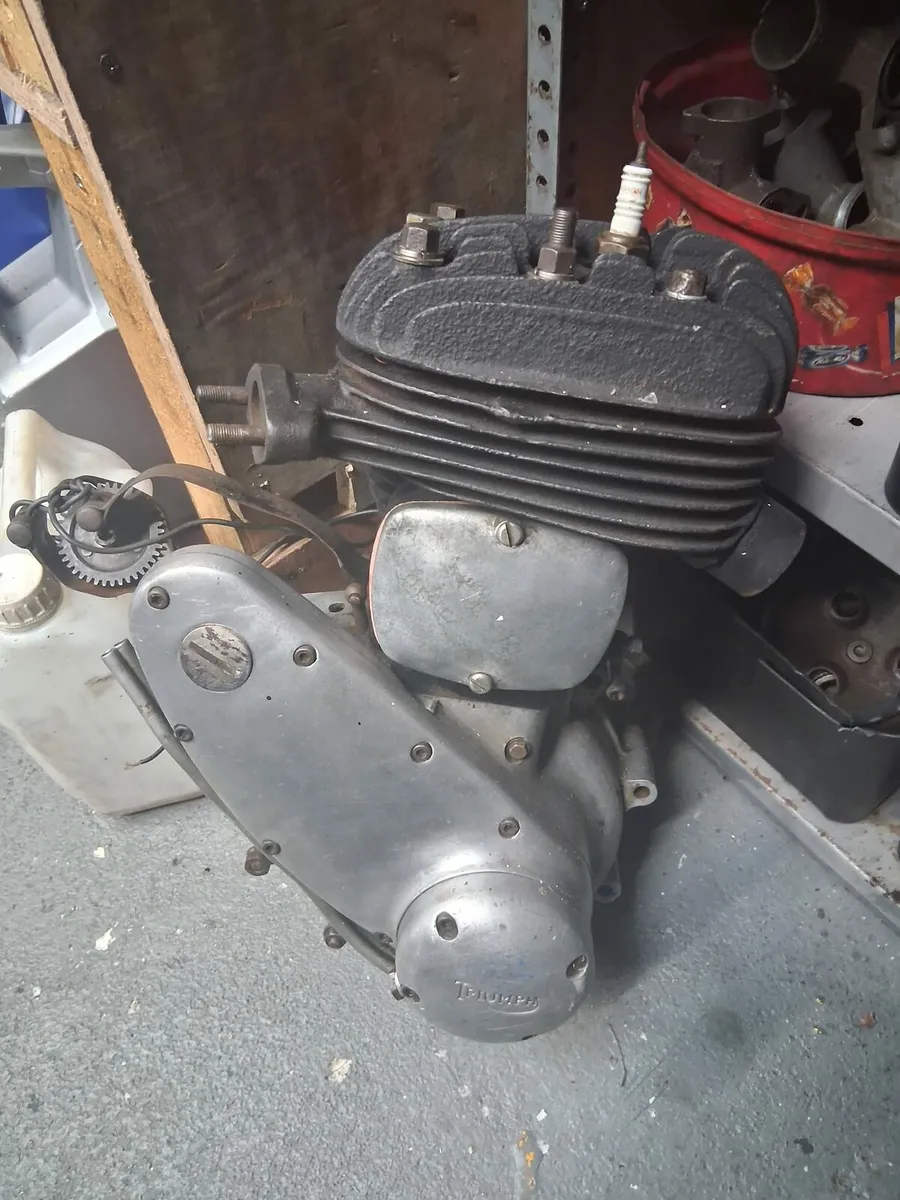 Triumph 6s 600 cc engine - Image 2