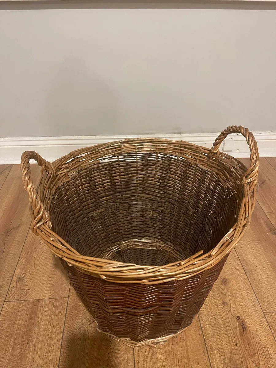 Wooden Ratten Basket - Image 1