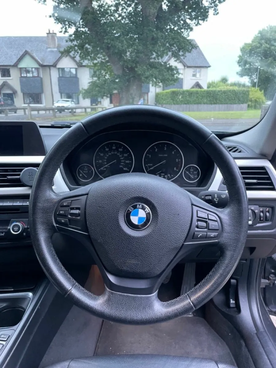 BMW 3-Series 2014 - Image 4