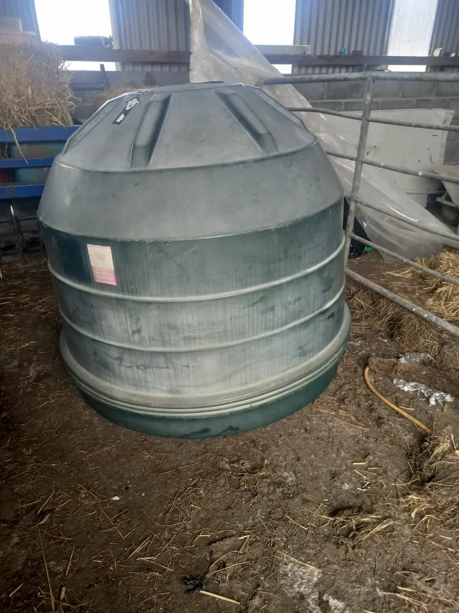 Oil tank calf hutch