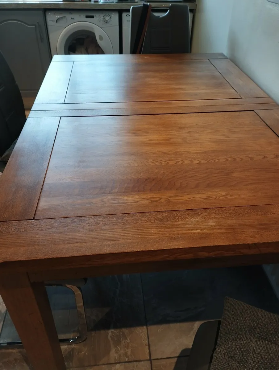 Dining room table