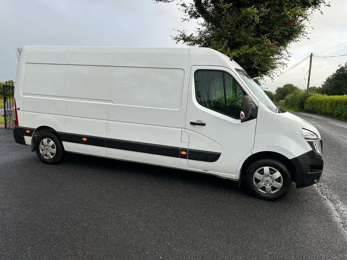 2023 Nissan interstar - Image 2