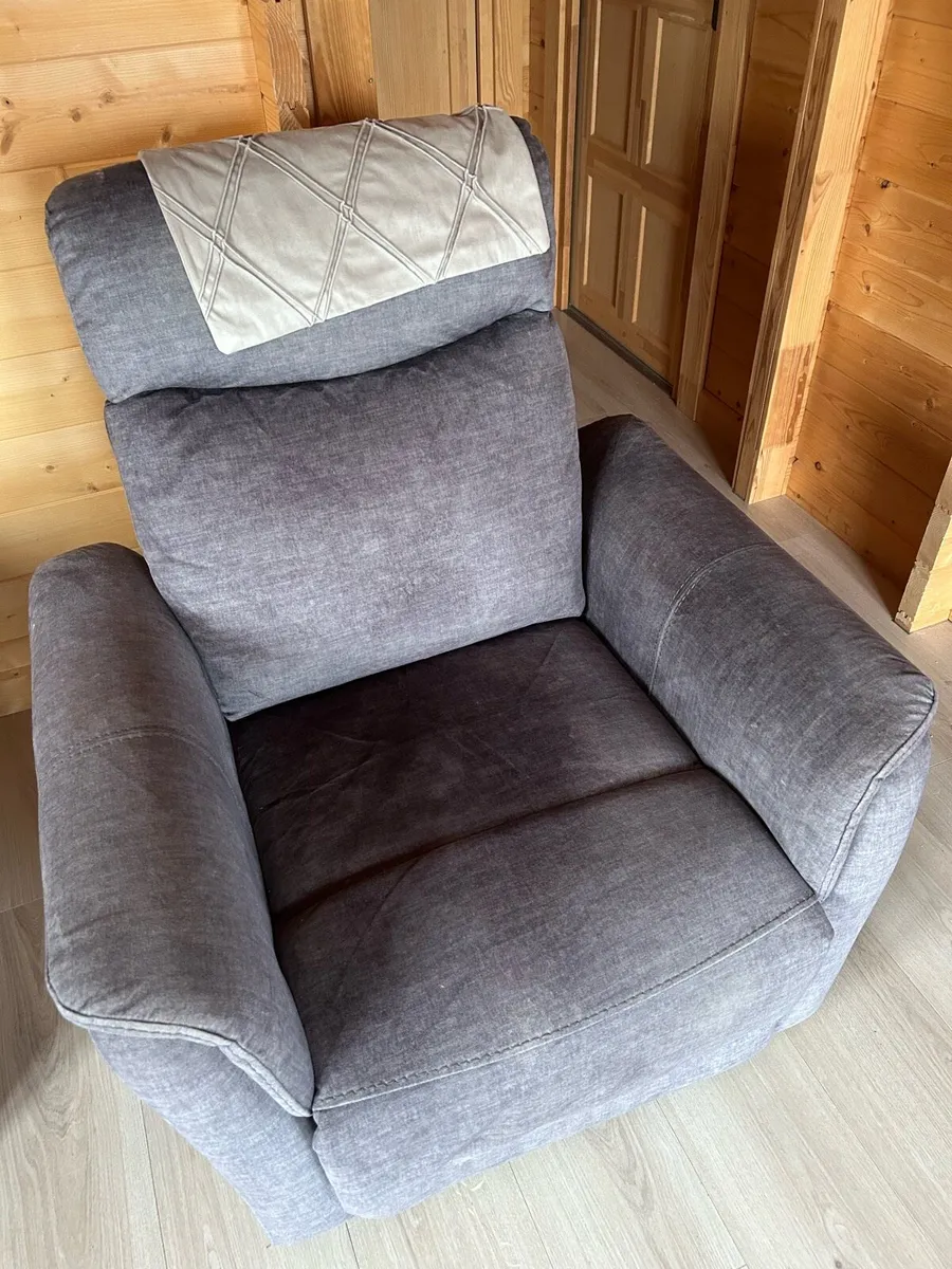 Electric Recliner Chairs - Image 4