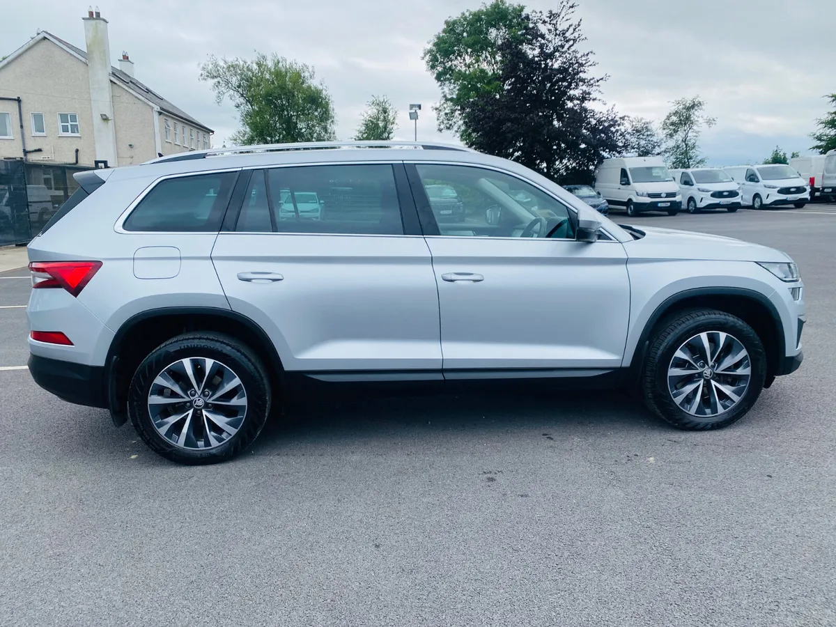 SKODA KODIAQ AMBITION 7 SEATER 2022 (222) - Image 4