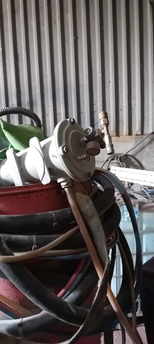 200 hundred litres Sandblasting - Image 3