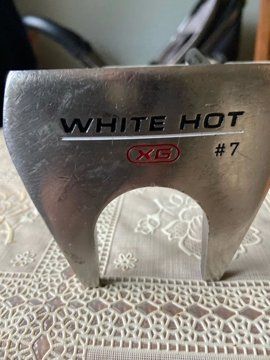 Odyssey. White hot.   Putter - Image 1