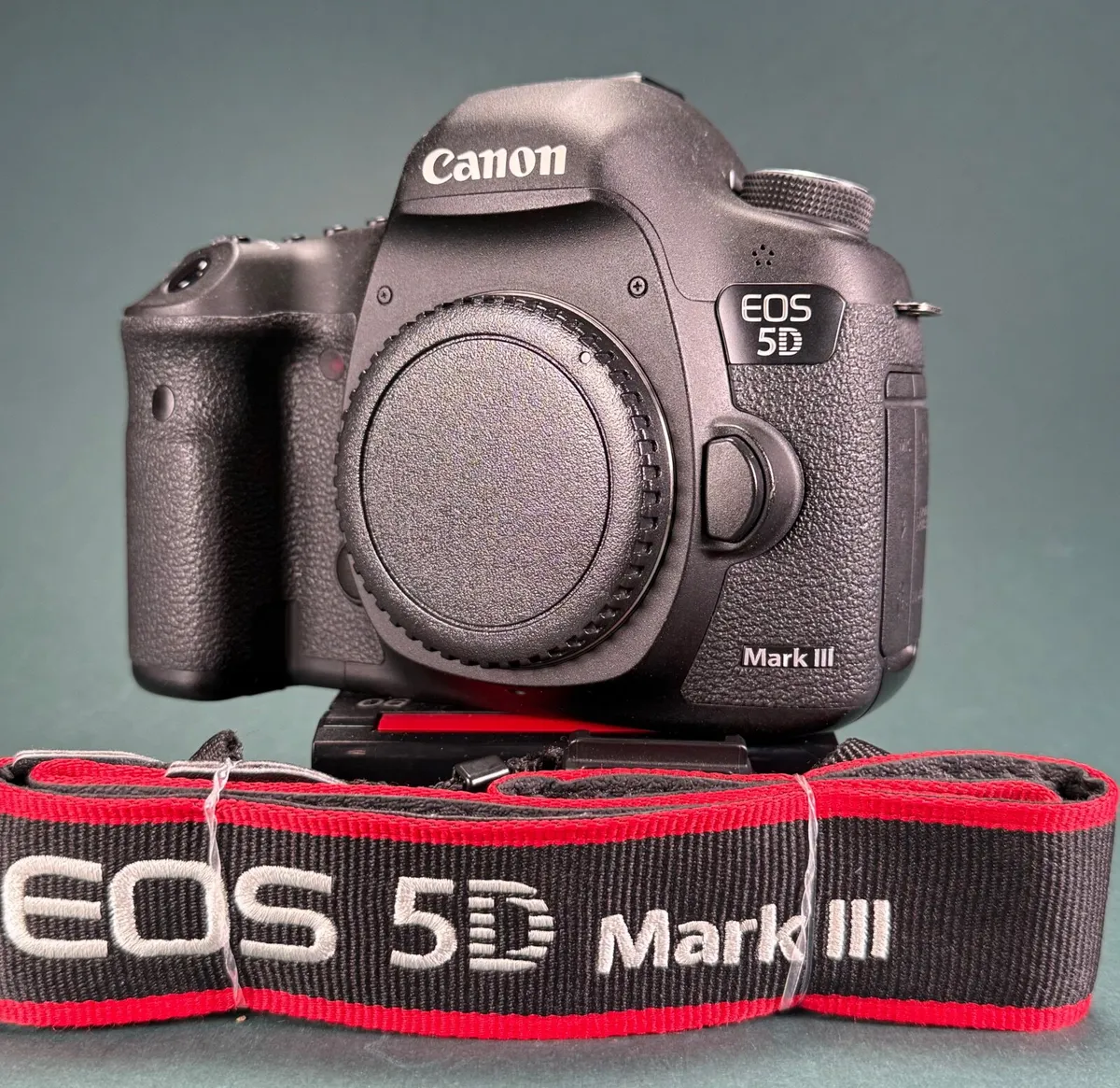 Canon 5D mk iii (low shutter count) - Image 1