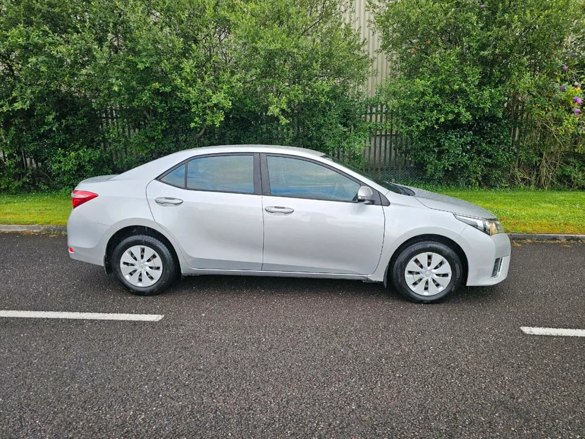 14 TOYOTA COROLLA 1.33 PETROL 3 KEYS LIKE NEW - Image 1