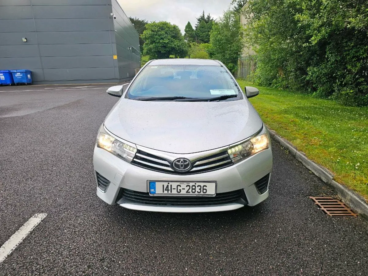 14 TOYOTA COROLLA 1.33 PETROL 3 KEYS LIKE NEW - Image 2