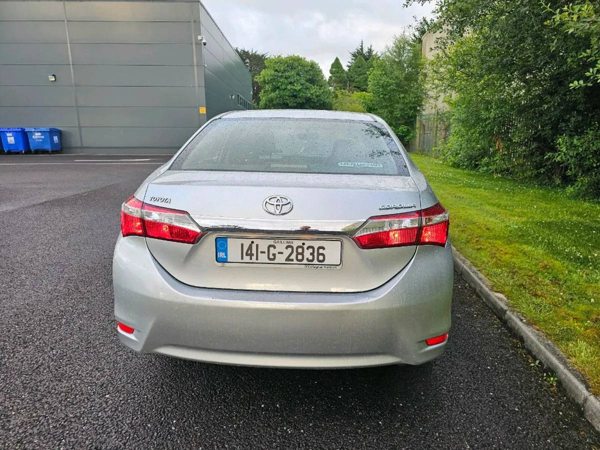 14 TOYOTA COROLLA 1.33 PETROL 3 KEYS LIKE NEW - Image 4