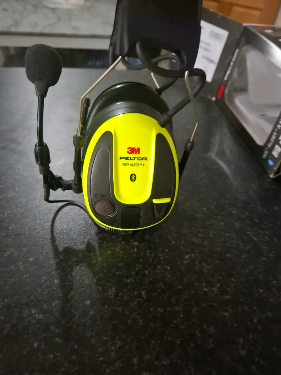 3m peltor bluetooth head set - Image 2