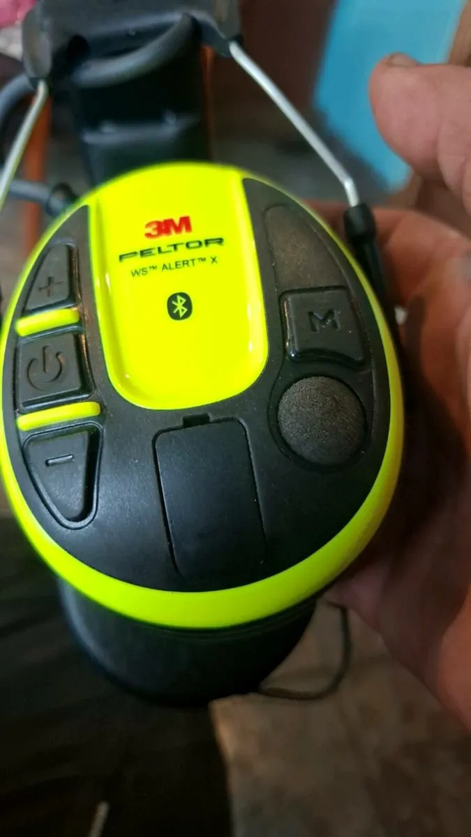3m peltor bluetooth head set - Image 3