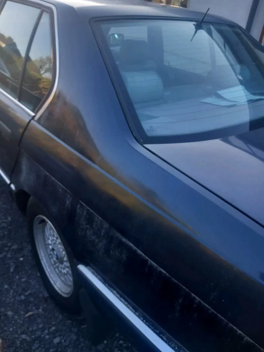 Car - Image 3