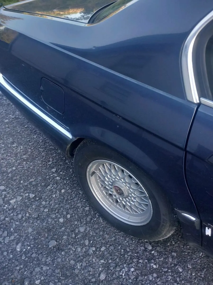 Car - Image 4
