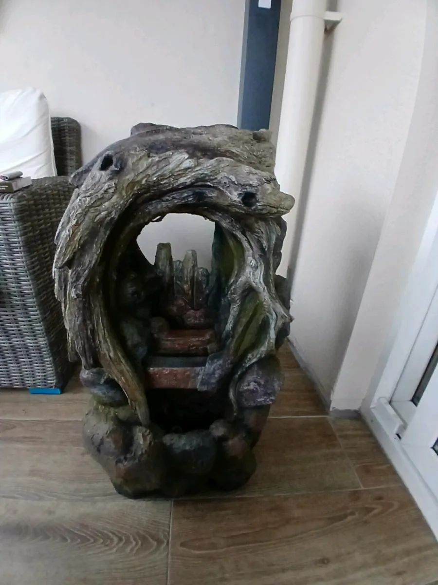 Large indoor water feature - Image 2