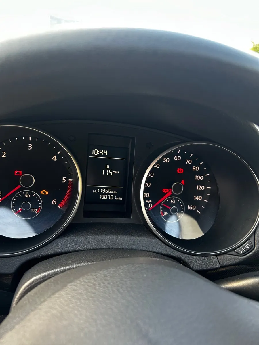 Volkswagen Golf 2009 - Image 2