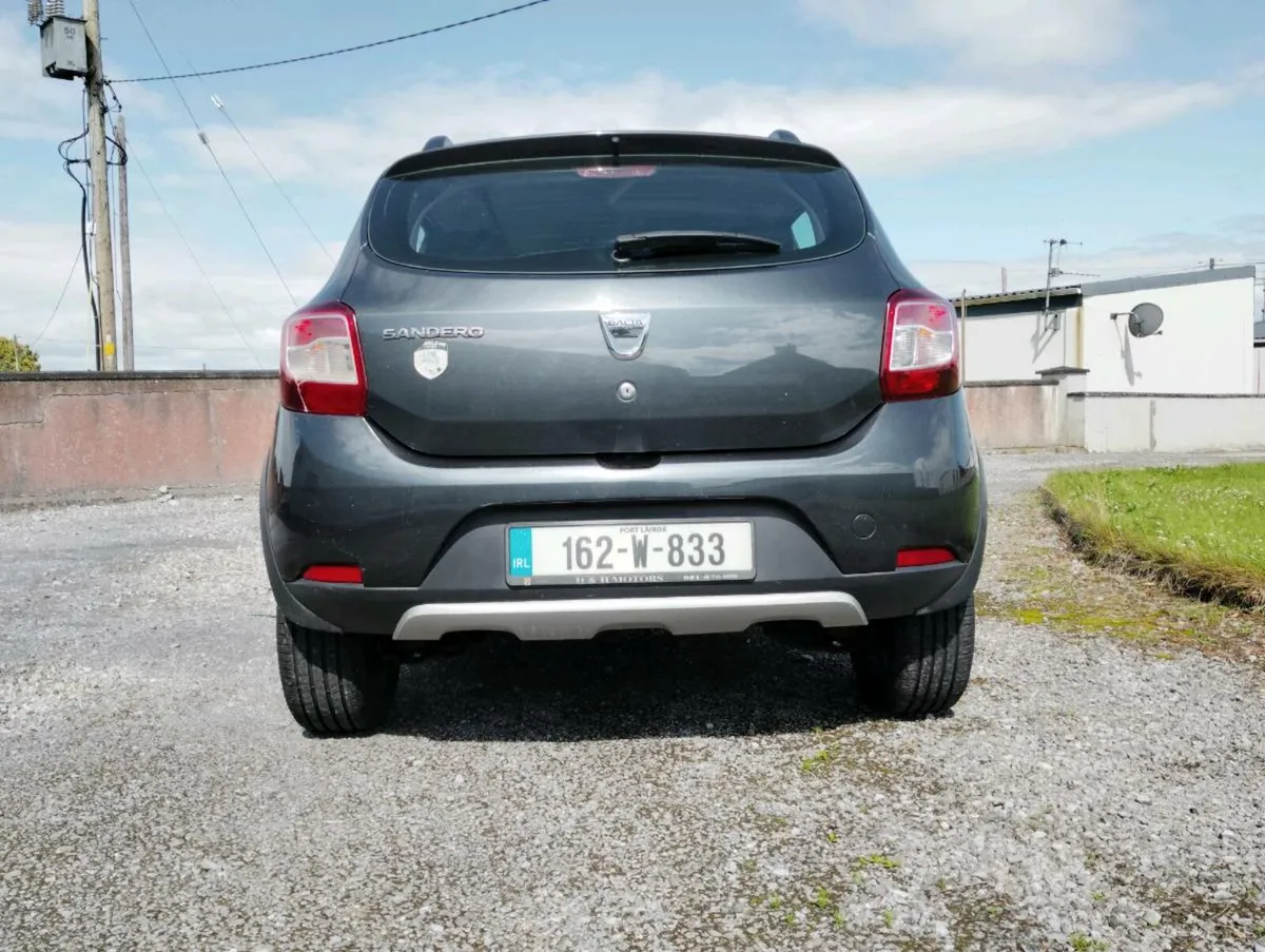 Car - Image 3