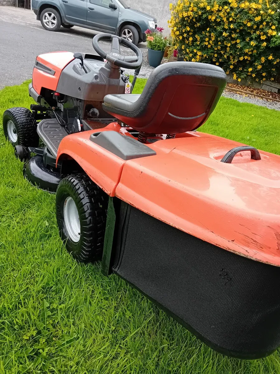 Ride-on Lawnmower - Image 3