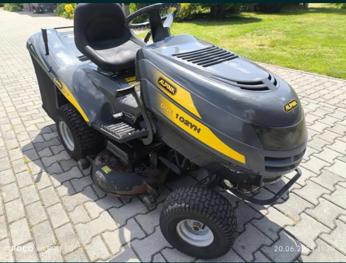 Alpina 102YH ride on mower - Image 1
