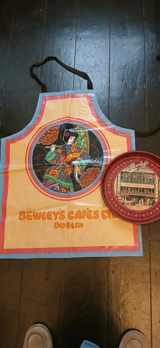 Bewleys Cafe Dublin Apron And Serving Tray - Image 1