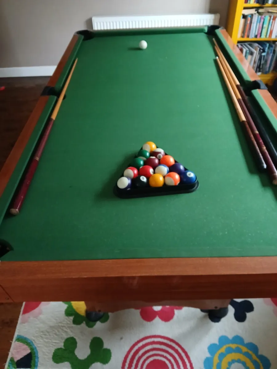Pool table - Image 1