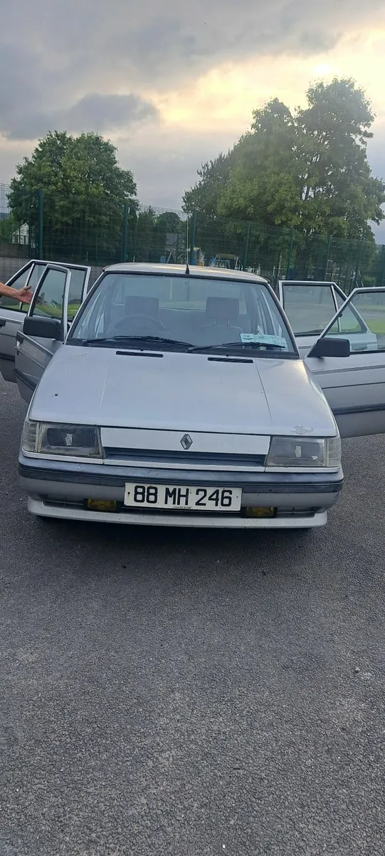 Renault 9 1982 - Image 1