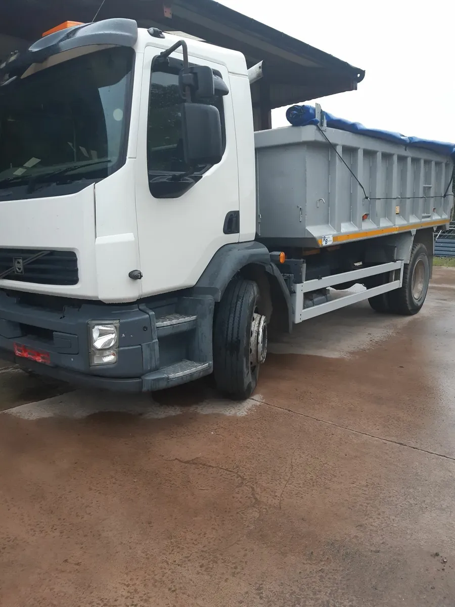 Volvo - Image 2