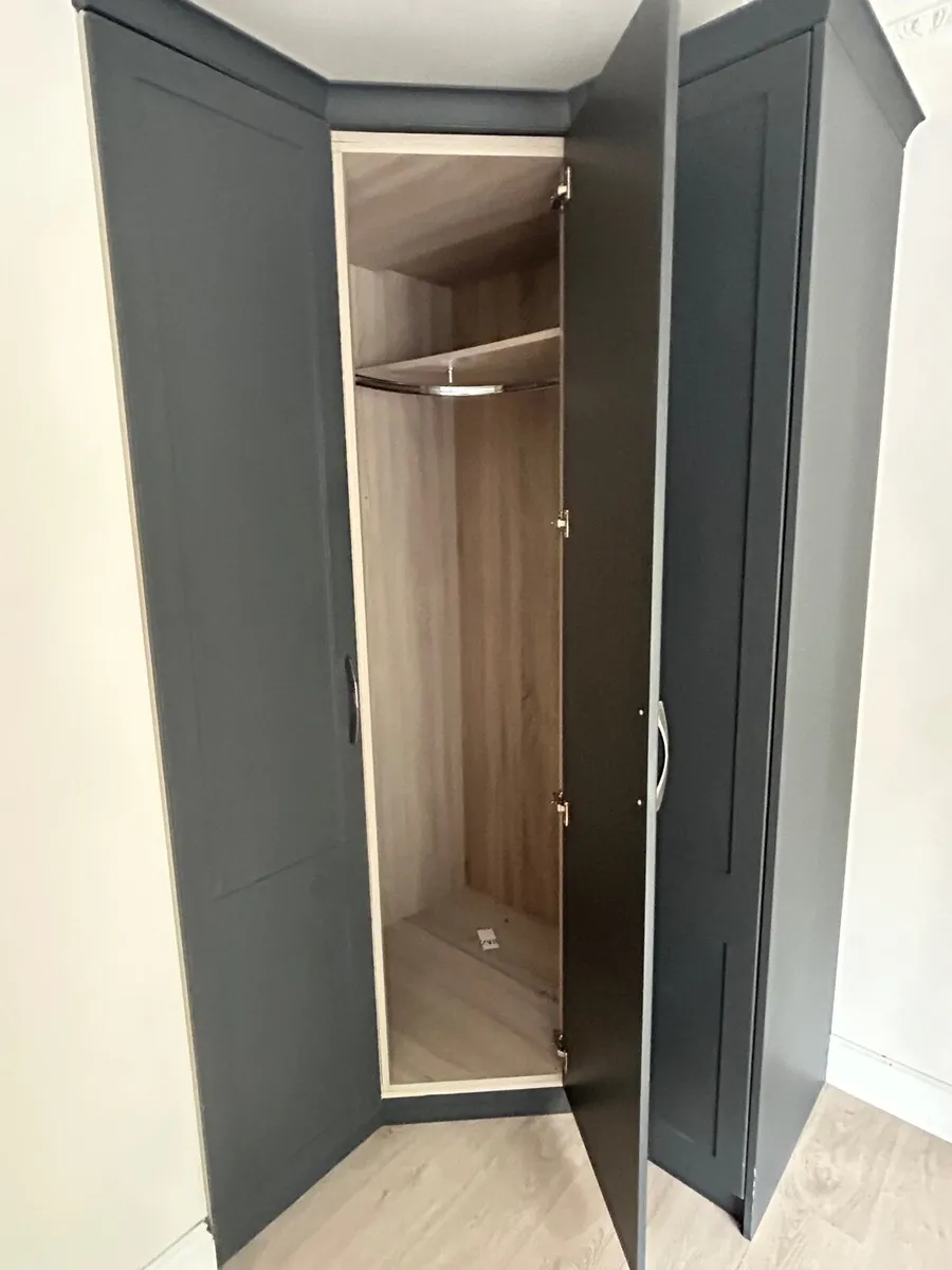 Fitted Wardrobe - Image 2