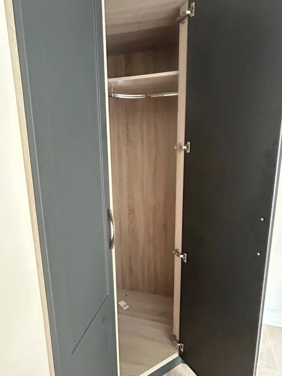 Fitted Wardrobe - Image 3