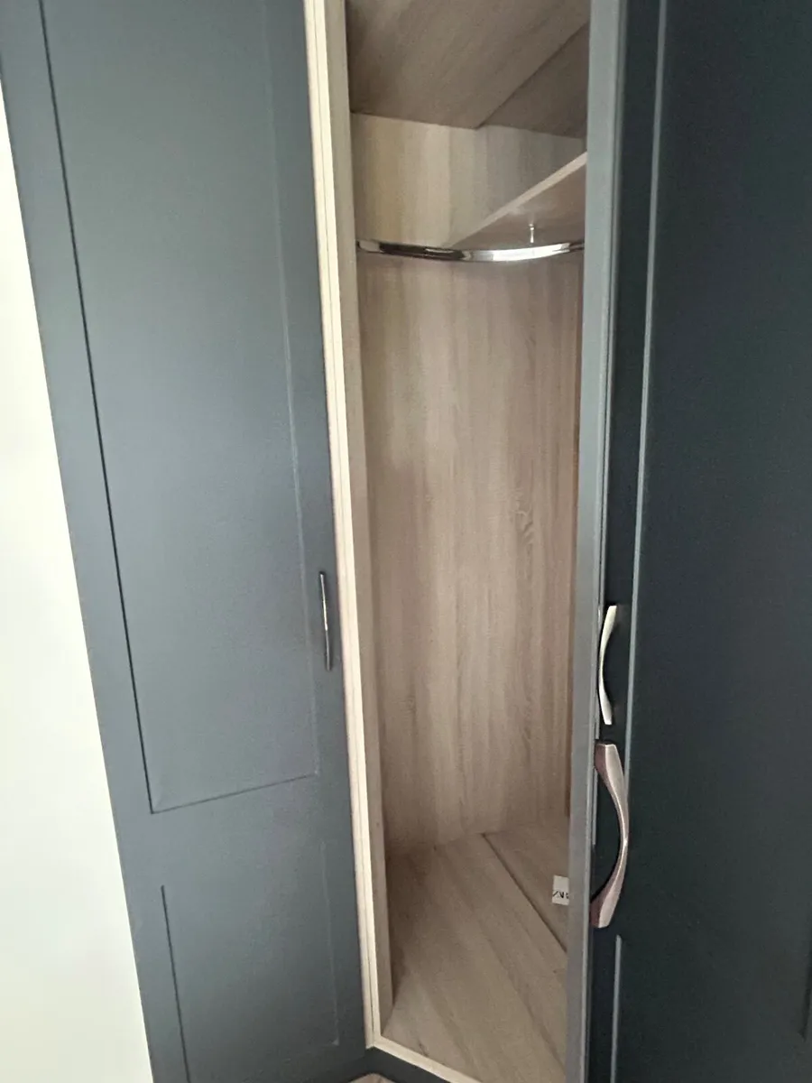 Fitted Wardrobe - Image 4