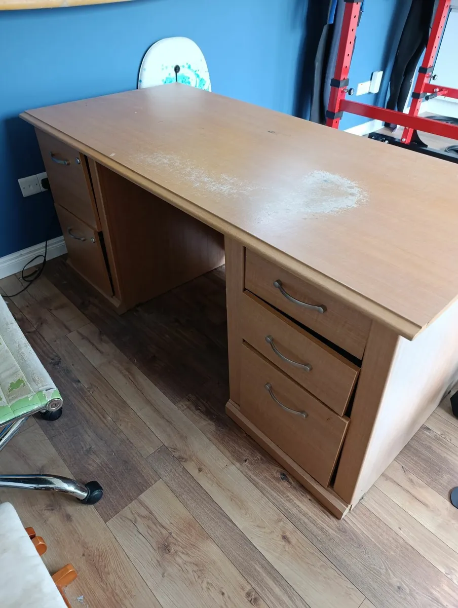 Office desk - Image 1