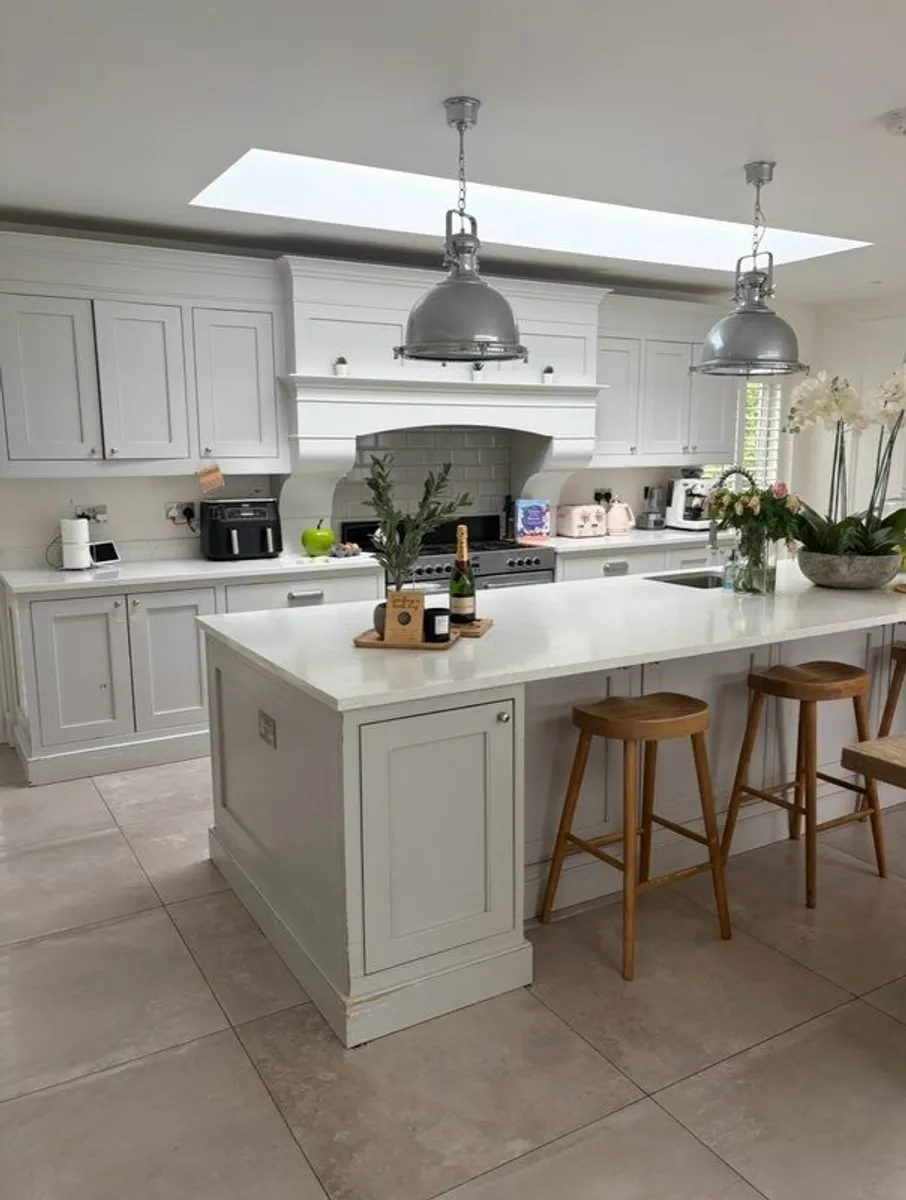 In frame kitchen - Image 1