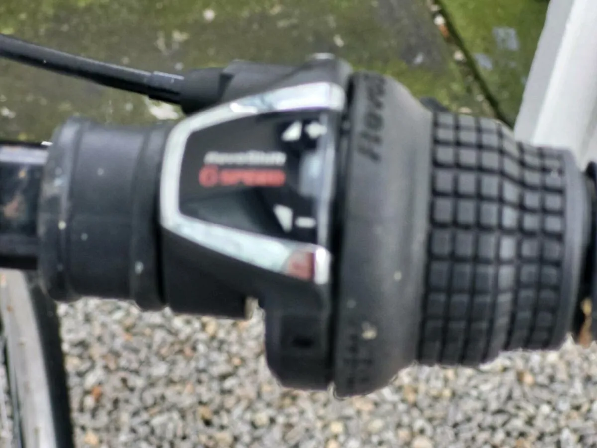 FEMALE BIKE 27.5 wheels used in working order - Image 3