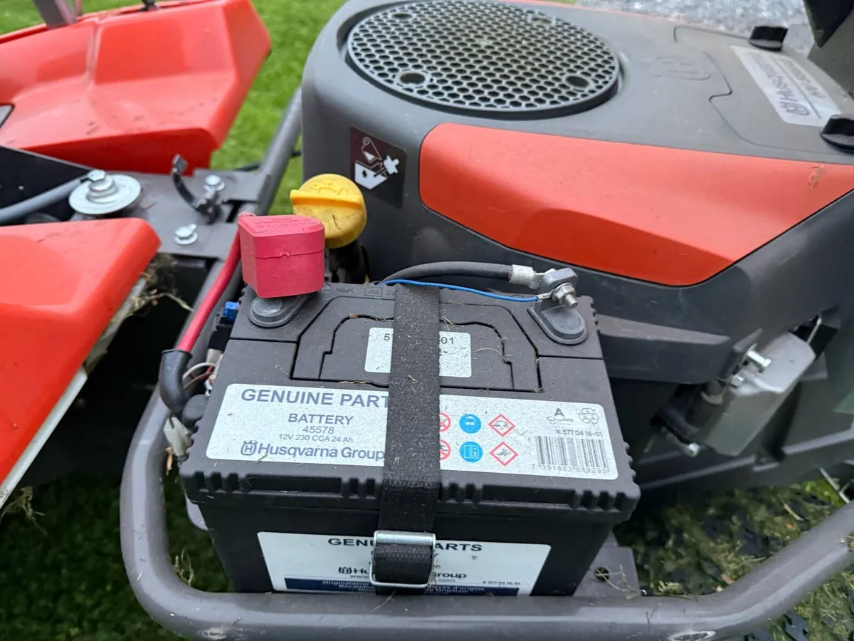 Husqvarna R 214TC Ride On Mower - Image 3