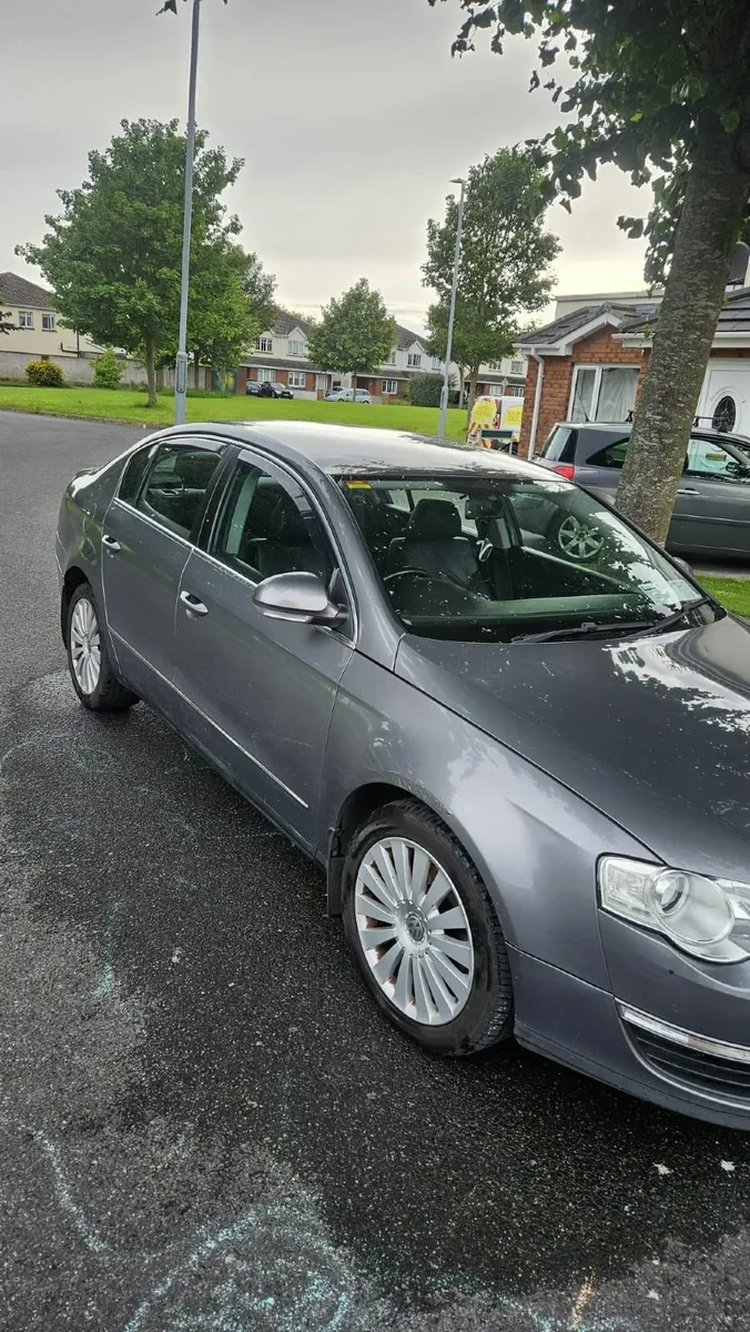 Volkswagen Passat 2009 - Image 1