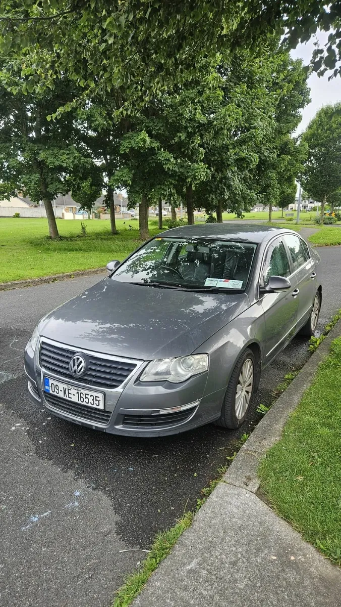 Volkswagen Passat 2009 - Image 2