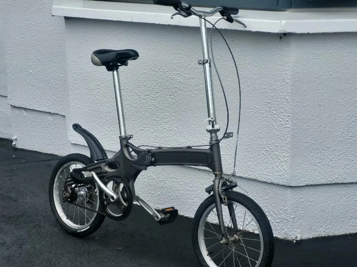 FOLDING BIKE LIGHT USED IN WORKING ORDER - Image 1