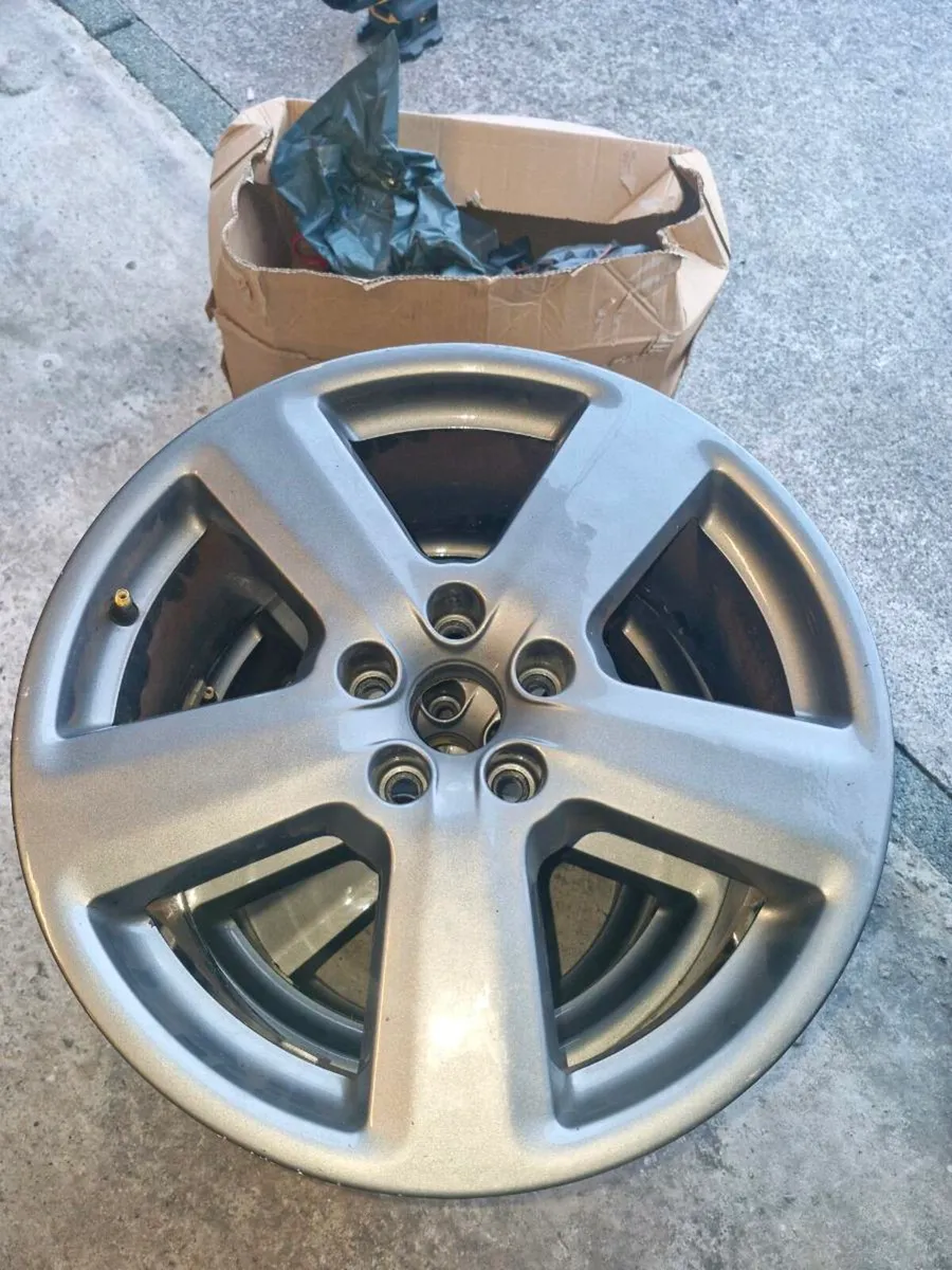 Alloy wheels R18 - Image 2