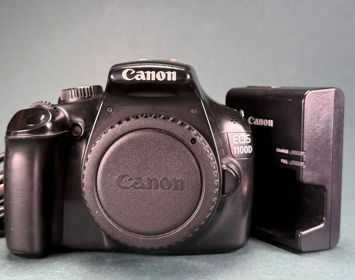 Canon 1100D camera body - Image 1