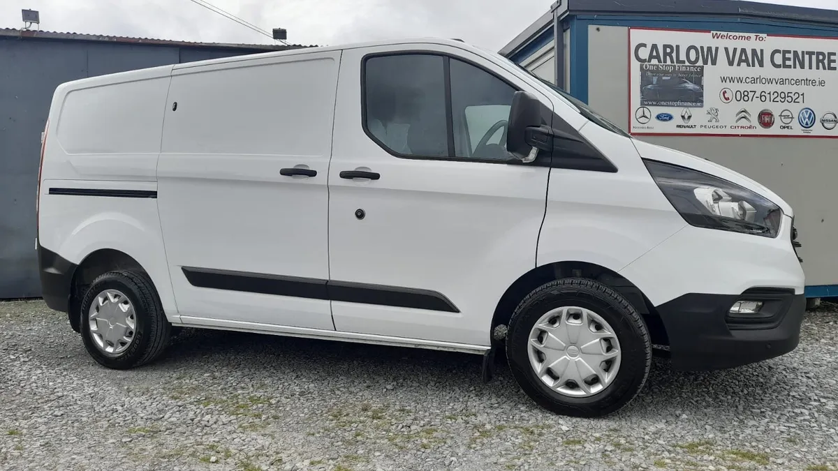 222 Ford Transit Custom 2.0 tdci 130 swb - Image 1