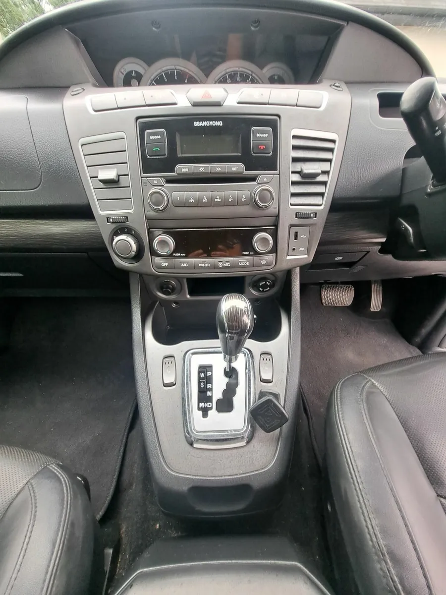 SsangYong Rodius Turismo  2017 - Image 4