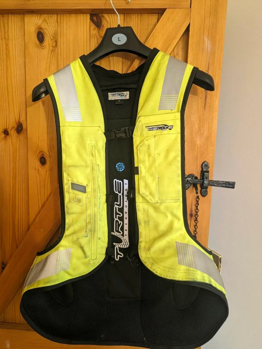 Helite e-turtle 2.0 airbag vest + fork sensor kit - Image 1